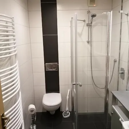 Moderne Ganze 1km Zum Funpark Und Nur 15 Minuten Nach Nuernberg Apartament